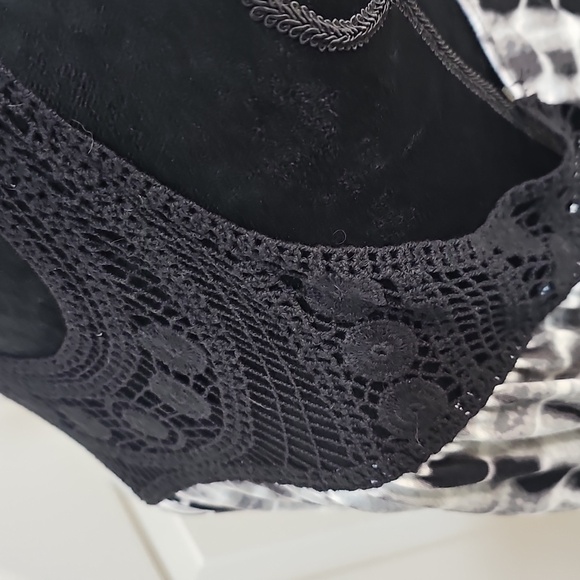 NWOT No Boundaries Black & White Tie Dye Crochet Tank XL Juniors - Picture 8 of 11